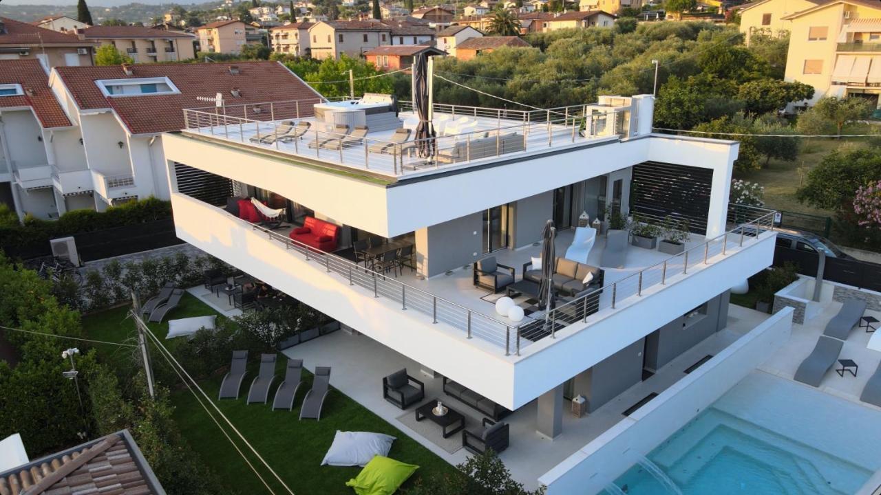 Magic Luxury Apartments Бардоліно Екстер'єр фото