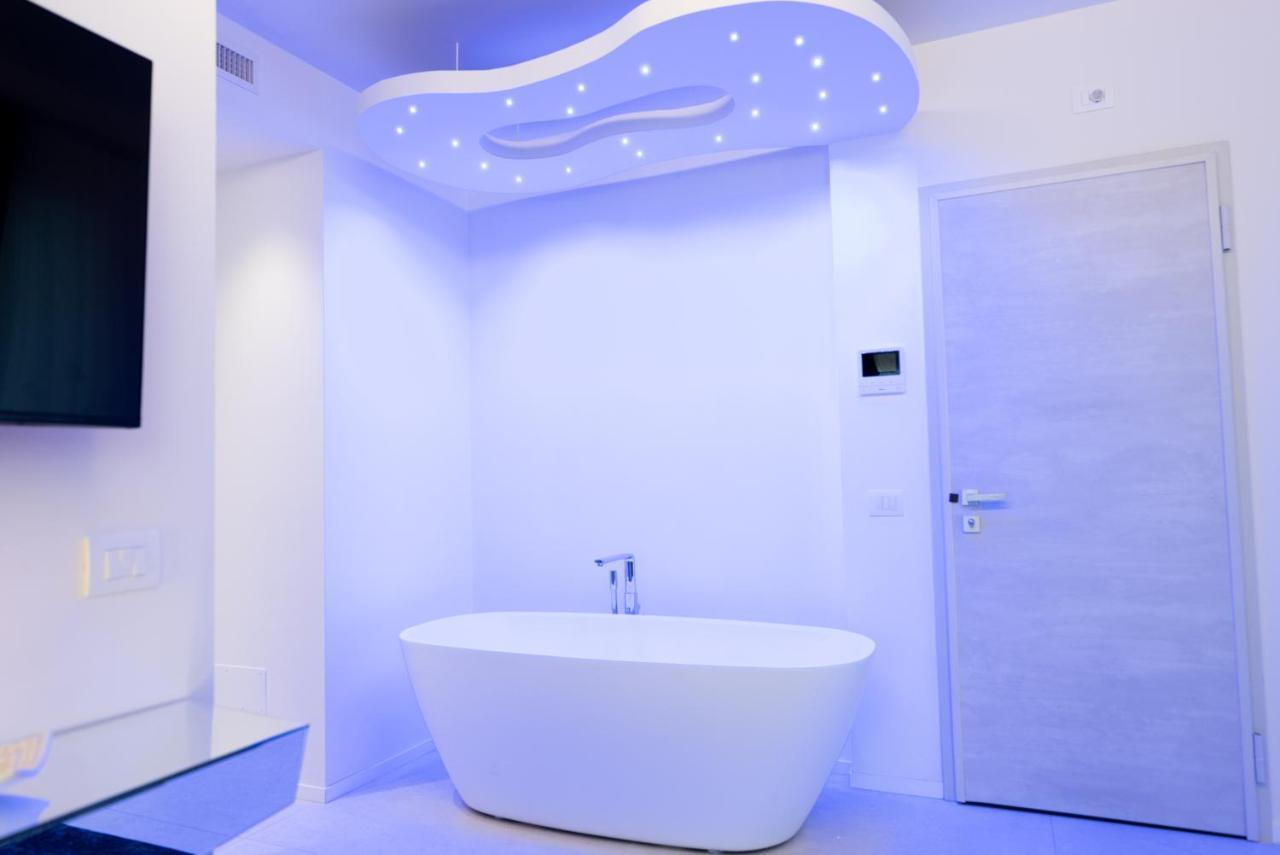 Magic Luxury Apartments Бардоліно Екстер'єр фото