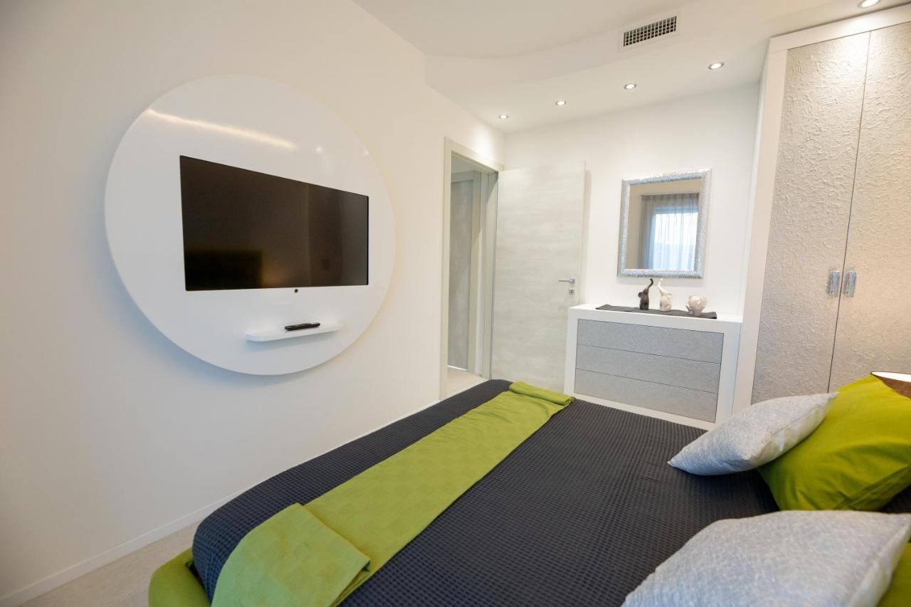 Magic Luxury Apartments Бардоліно Екстер'єр фото