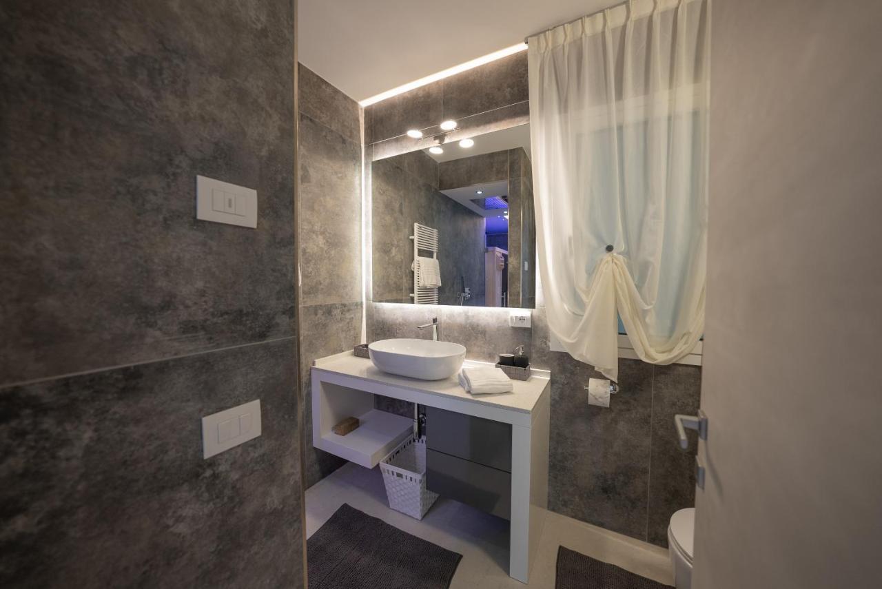 Magic Luxury Apartments Бардоліно Екстер'єр фото